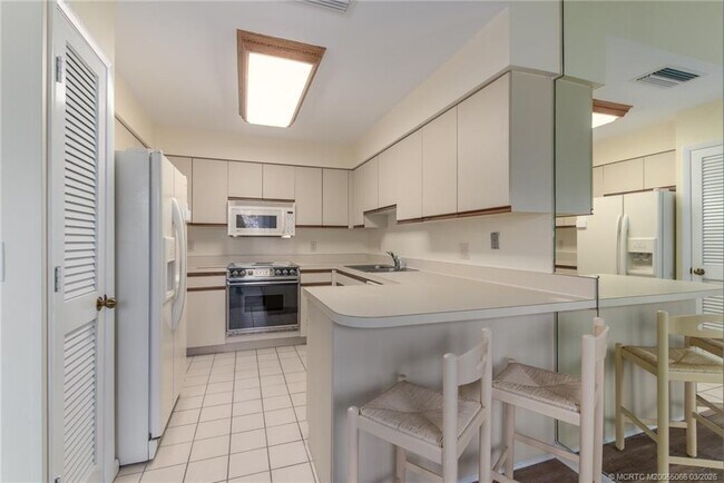 Building Photo - 2621 SW Egret Pond Cir