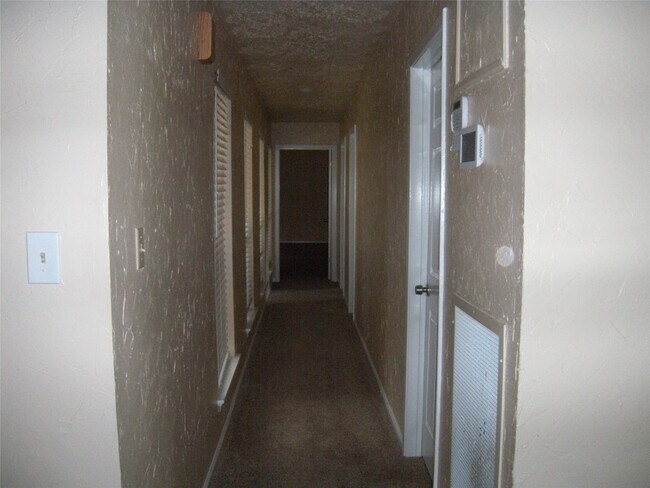 Building Photo - 12622 Amado Dr