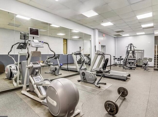 Building Photo - 504 Bashford Ln