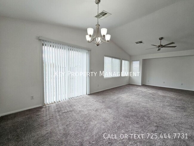 Building Photo - *ADORABLE, BRIGHT AND OPEN 3 BED/ 2 BATH H...