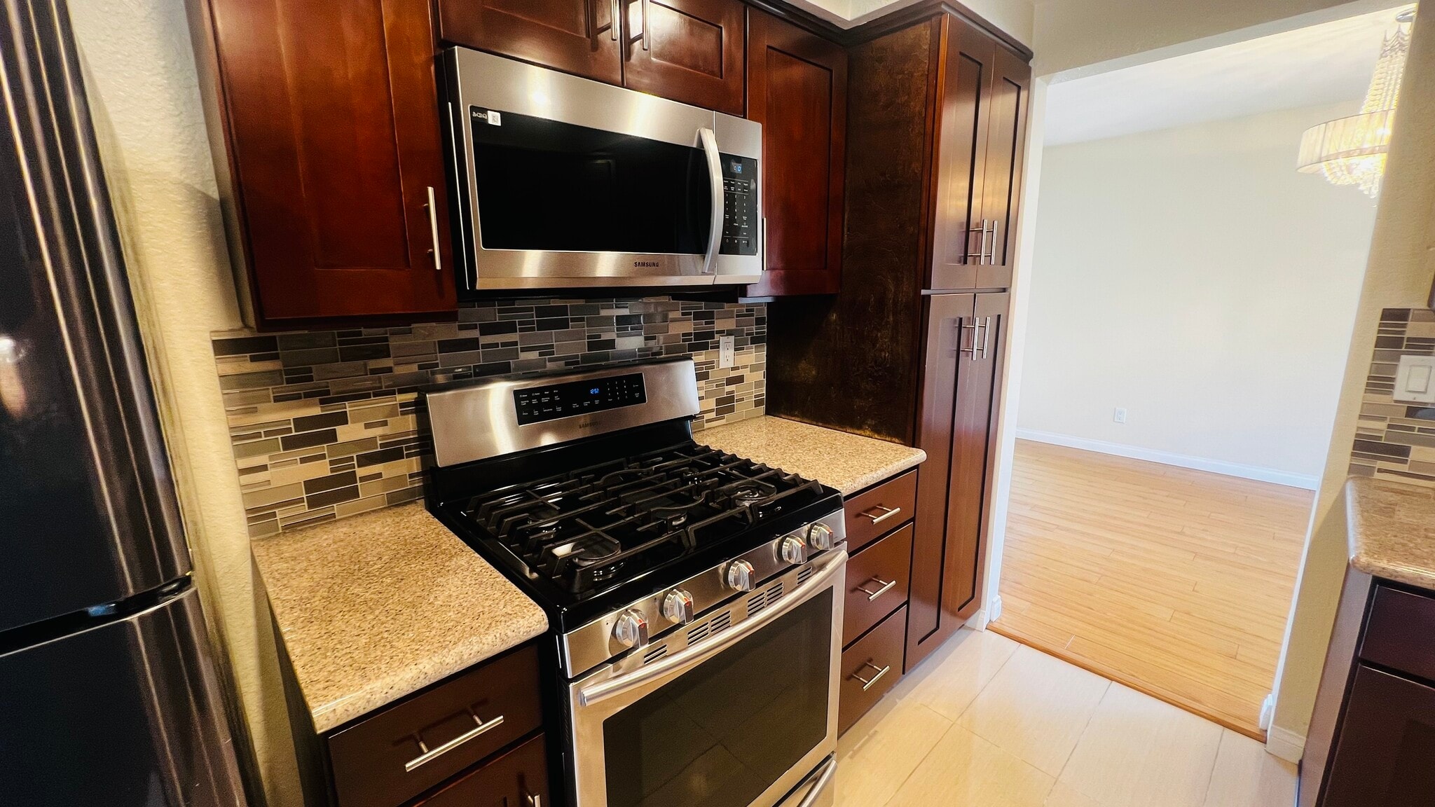 Kitchen - 336 N Louise St