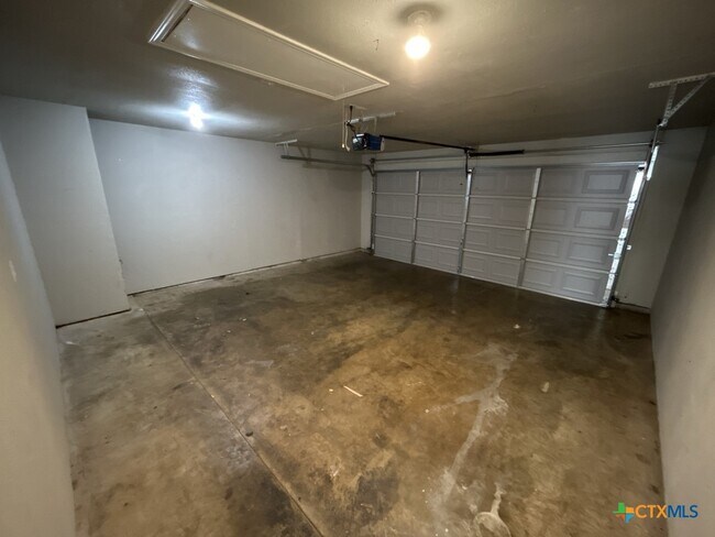 Building Photo - 4507 Lonesome Dove Dr