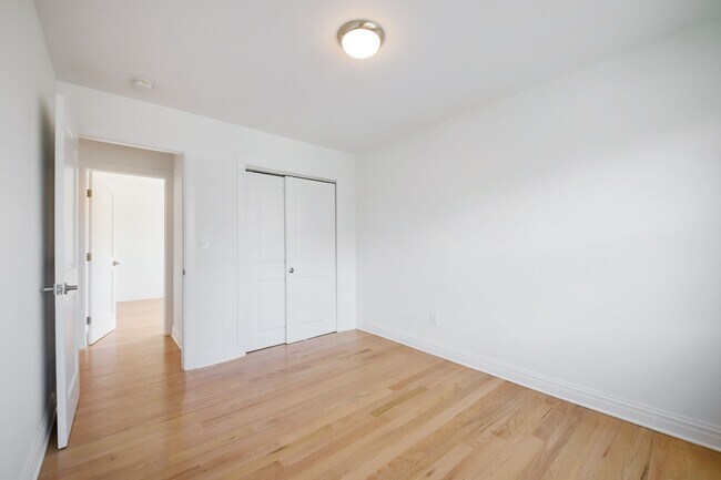 Building Photo - 307 9th St