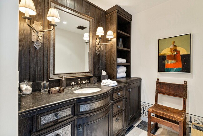 Building Photo - 535 N Belardo Rd