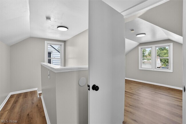Building Photo - 13776 Shady Oak Blvd