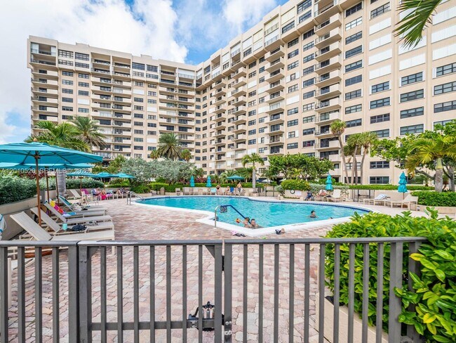 Building Photo - 5000 N Ocean Blvd