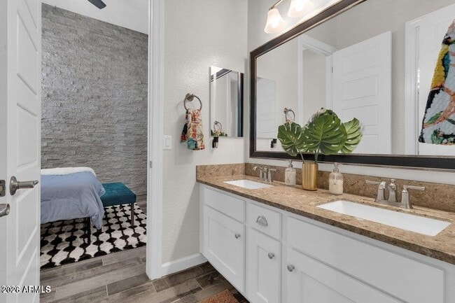 Building Photo - 4449 E Fountain St