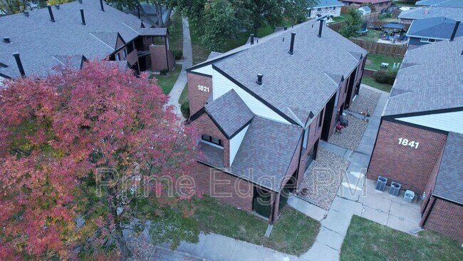 Building Photo - 1821 Ridgehaven Ct