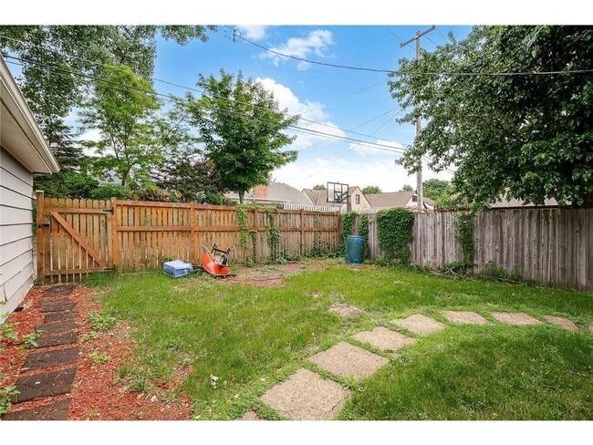 Building Photo - 1588 W Highland Pkwy