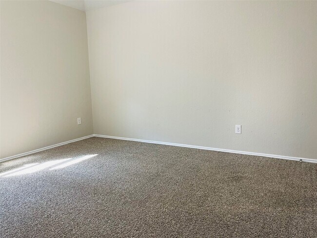 Building Photo - 719 Ashley Falls Ln