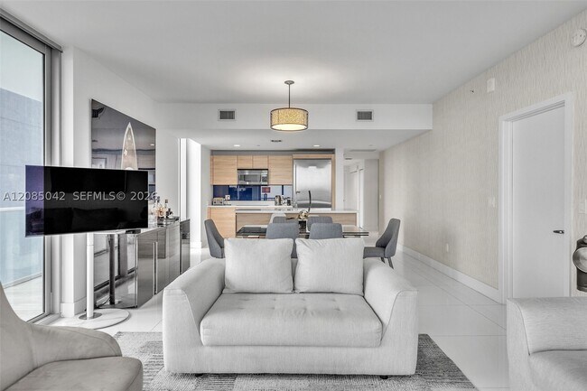 Building Photo - 16385 Biscayne Blvd