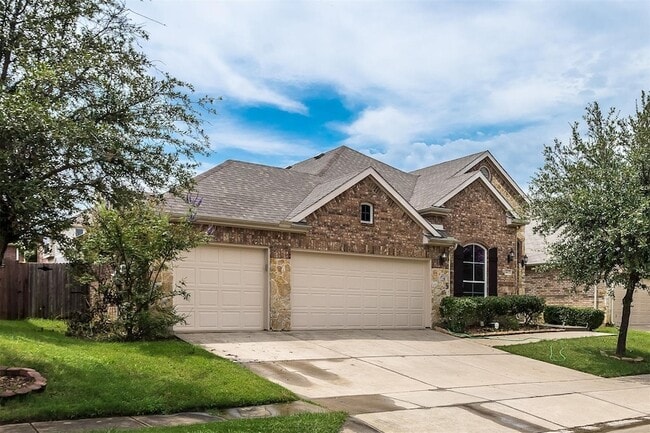 Building Photo - 14625 Riverside Dr