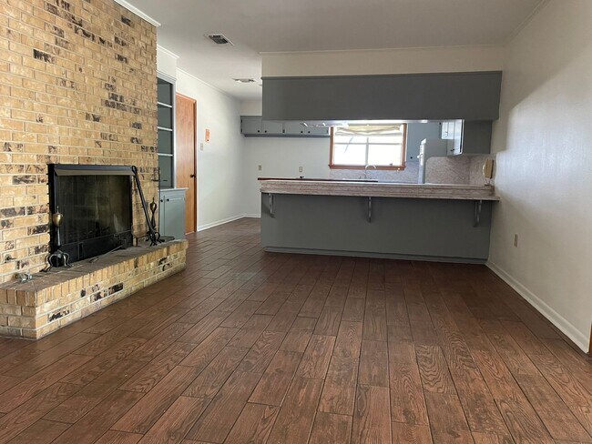 Building Photo - Home for RENT in North Baton Rouge