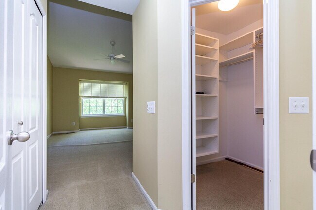 Building Photo - 1093 Fairways Blvd