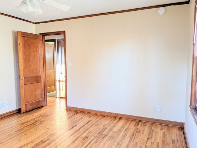 Building Photo - 1215 7th Ave SE