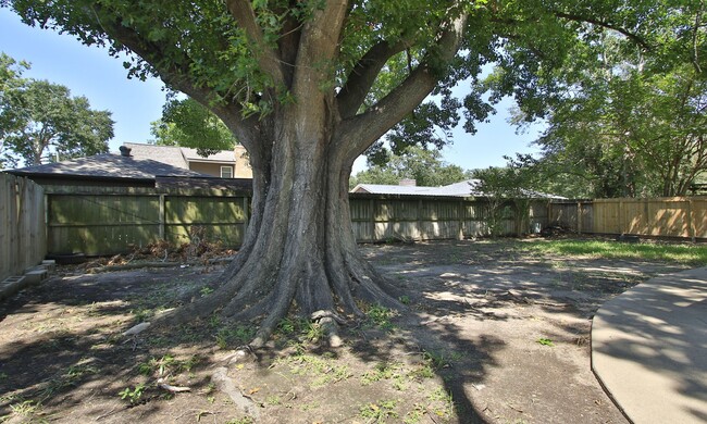 Building Photo - 21306 Park Run Dr
