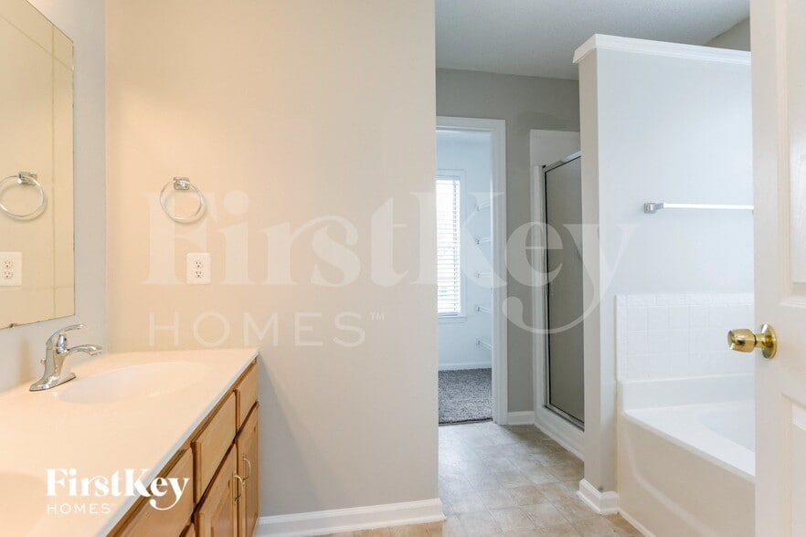 Building Photo - 11330 Wagonford Ln