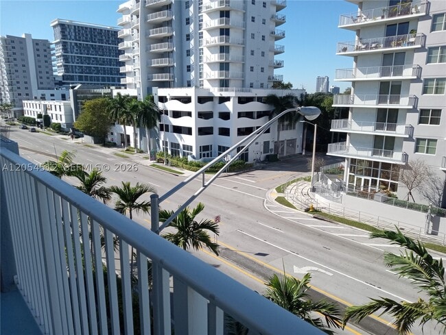 Building Photo - 2575 SW 27th St