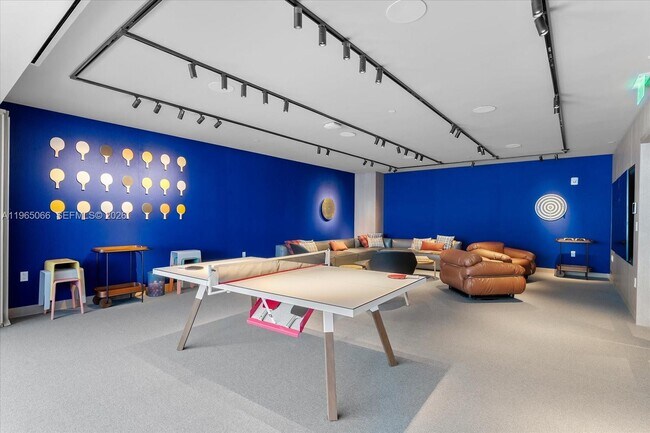 Building Photo - 501 West Ave