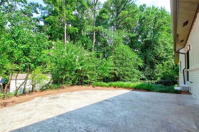 Building Photo - 4176 Triple Creek Ct NE