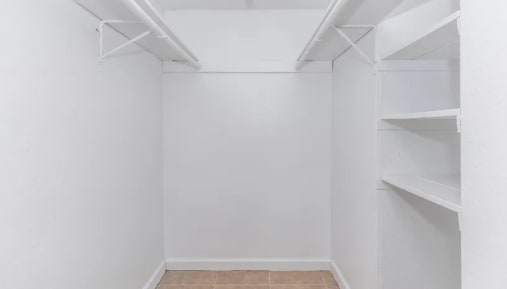 Interior Photo - 3737 Hillcroft Apartments