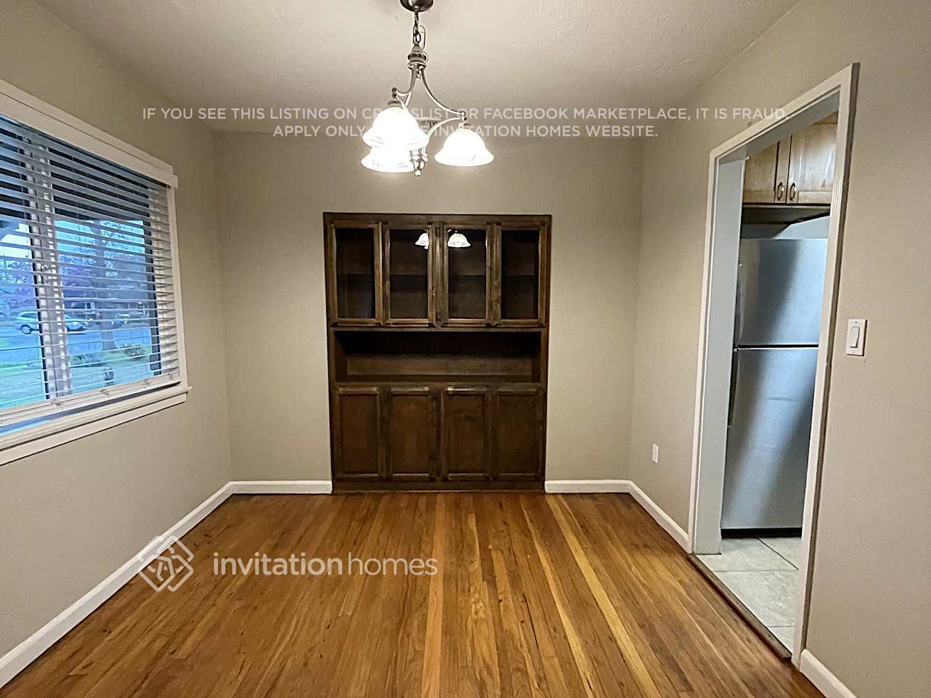 Building Photo - 2305 Carlsbad Ave