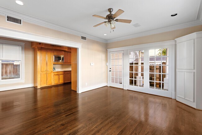 Another view of the back side of the living area - 515 W 17th St