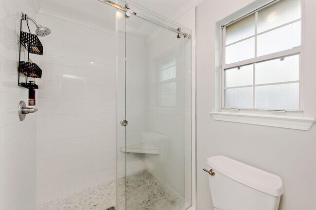 Building Photo - 349 Louise Cir