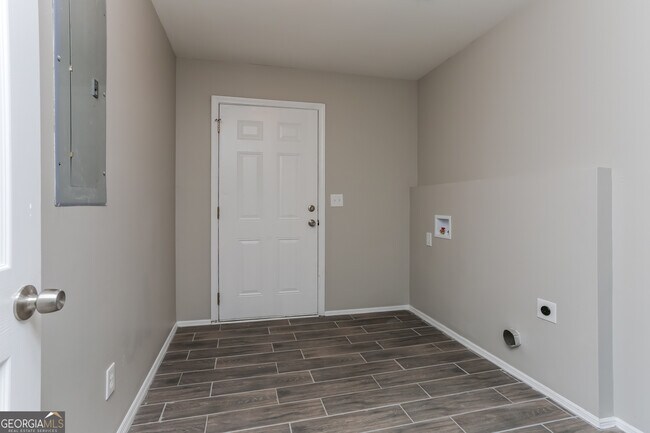 Building Photo - 5788 Adrian Ln