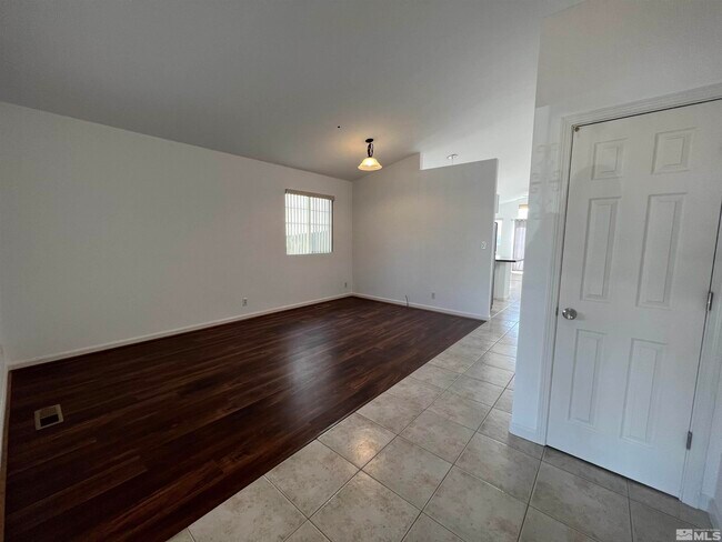 Building Photo - 1715 Polo Park Dr