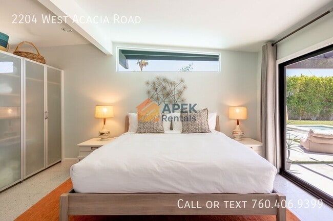Building Photo - 2204 W Acacia Rd