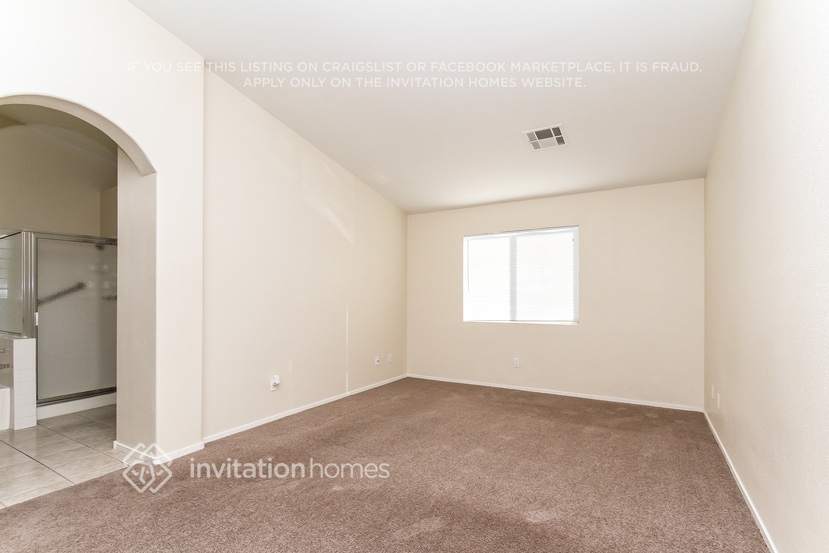 Building Photo - 923 Shadowfax Rd