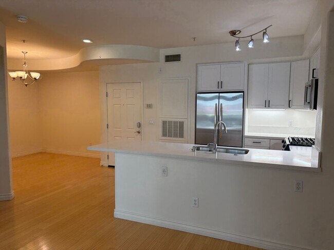 Building Photo - 13044 Pacific Promenade