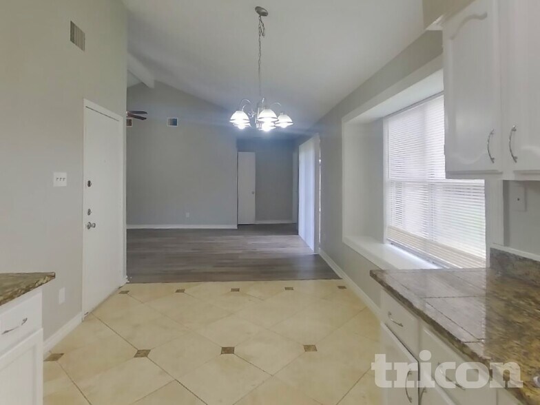 Building Photo - 22510 Braken Carter Ln