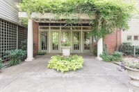 Building Photo - Beautiful Historic Carriage House in Highl...