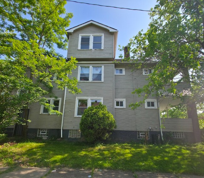 Building Photo - 3625 E 153rd St