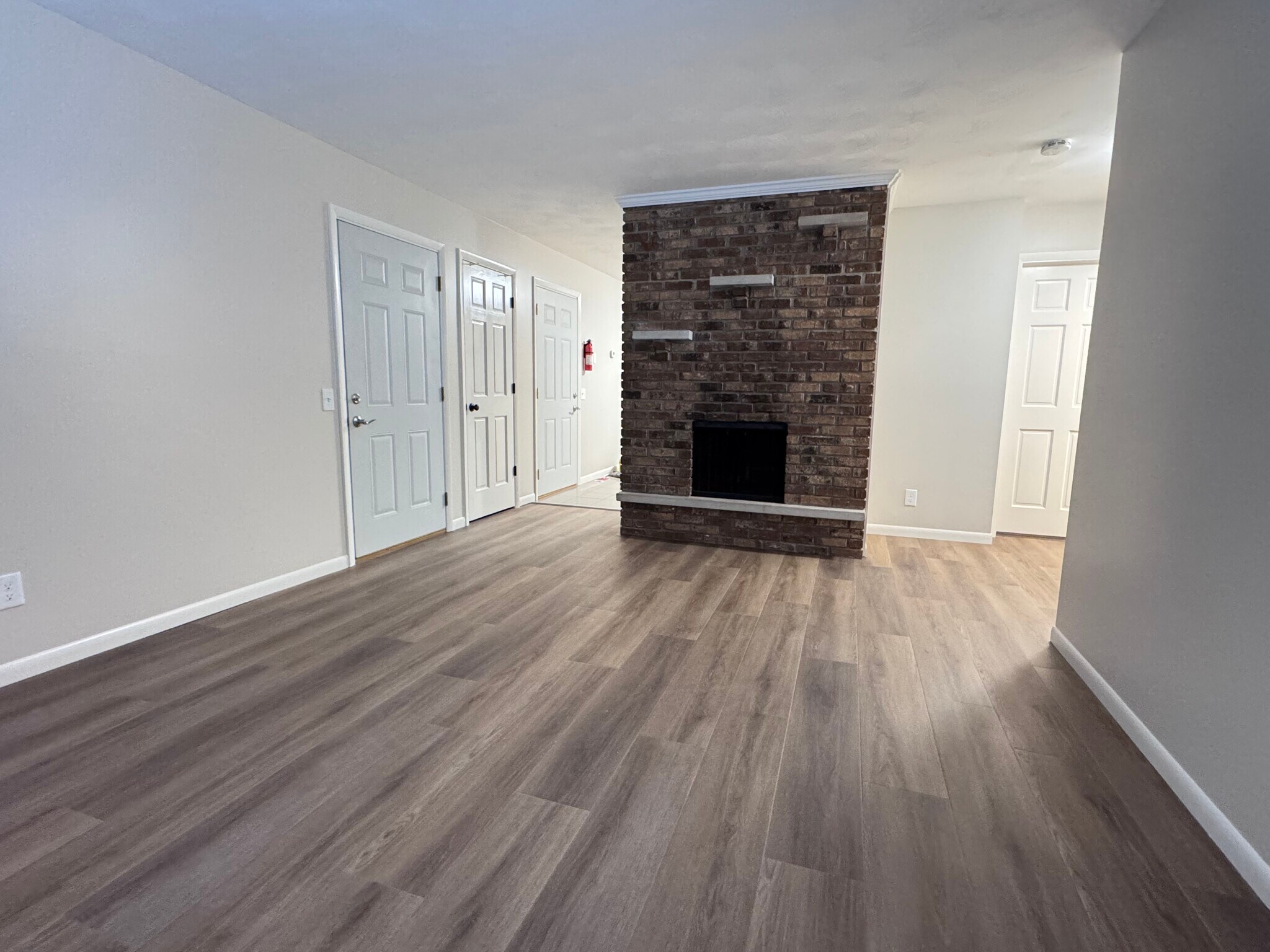 Building Photo - 24306 W McGillen Ave