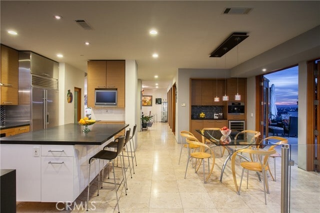 Building Photo - 19631 Crestknoll Dr