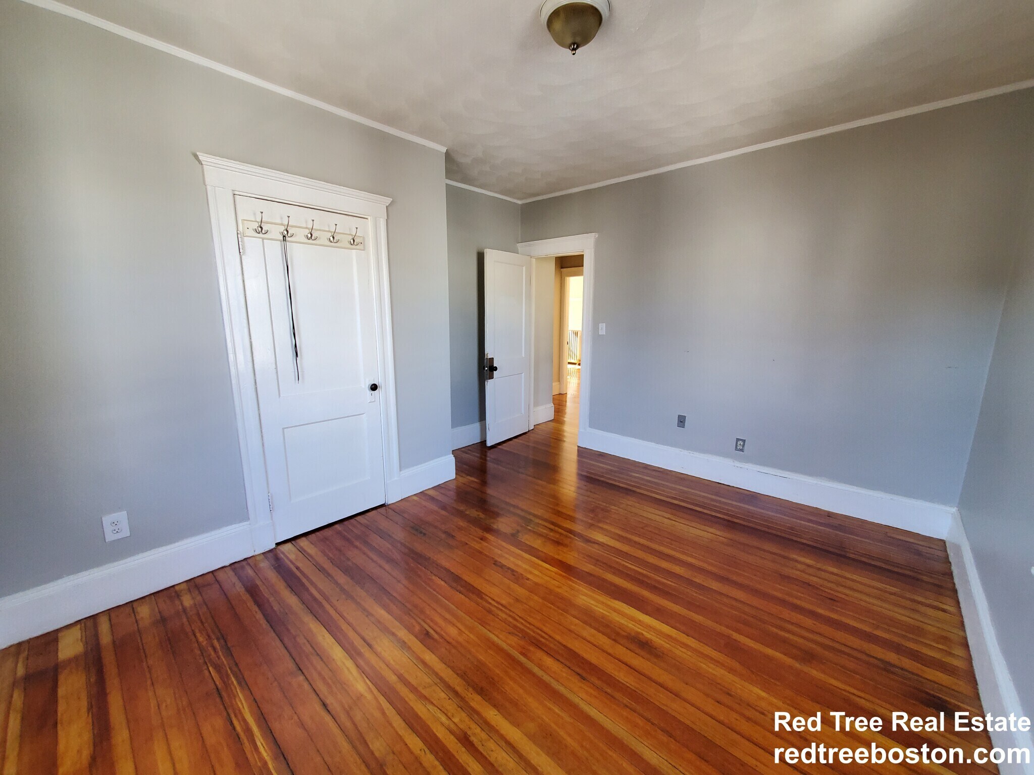 Building Photo - 623 Fellsway