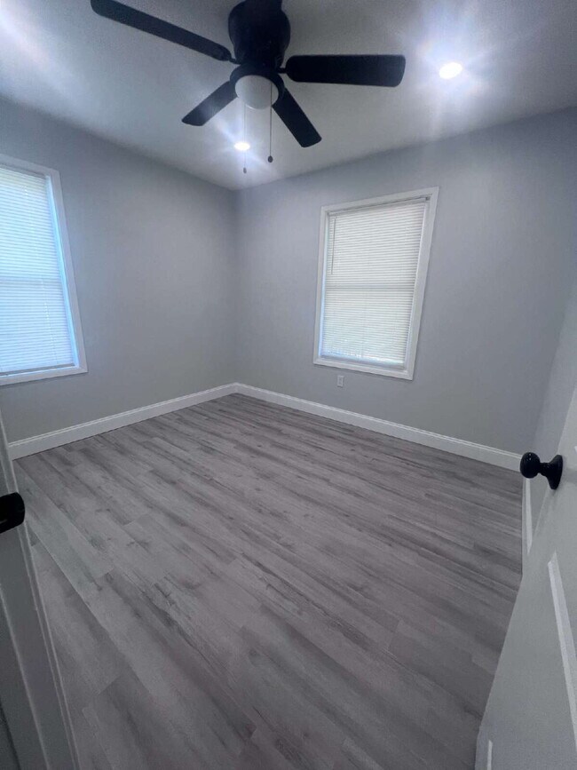 Building Photo - 19 Eglin St