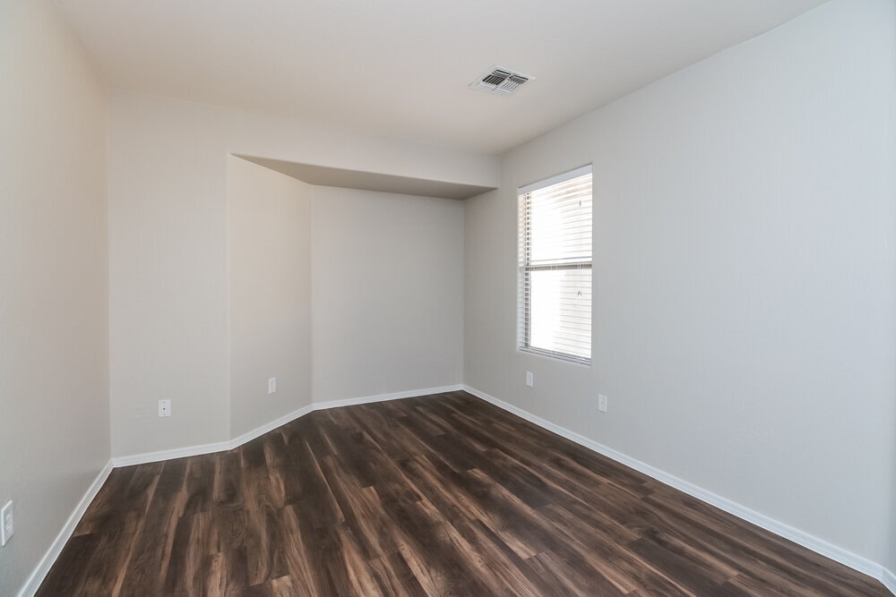 Building Photo - 484 W Gascon Rd