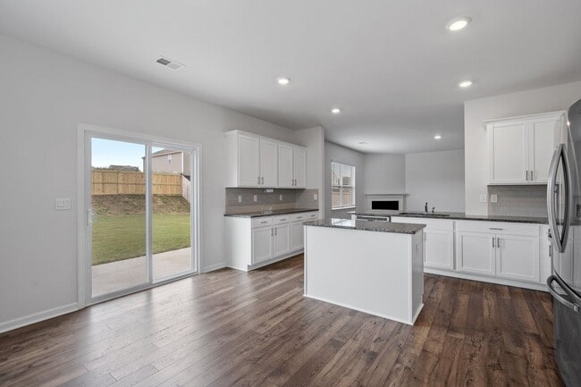 Building Photo - 340 Fenwick Dr
