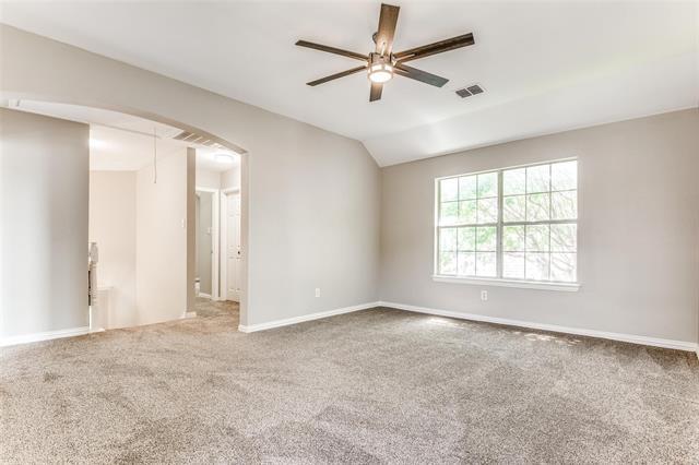 Building Photo - 15704 Grove Crest Dr