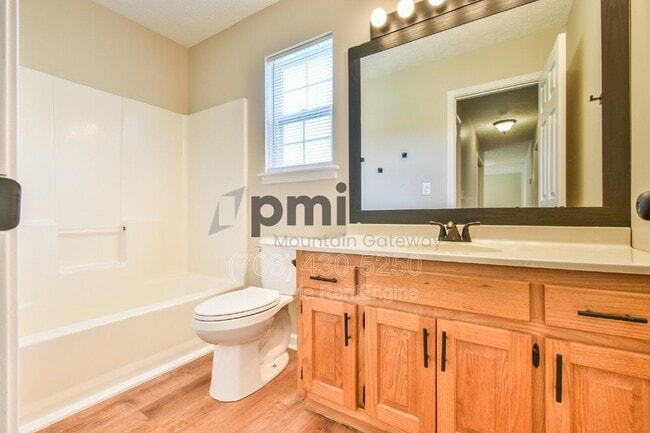 Building Photo - 138 Sunset Oaks Dr