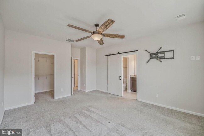 Building Photo - 10711 Hinton Wy