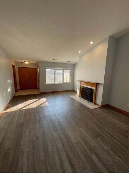 Building Photo - 1738 Beech Dr