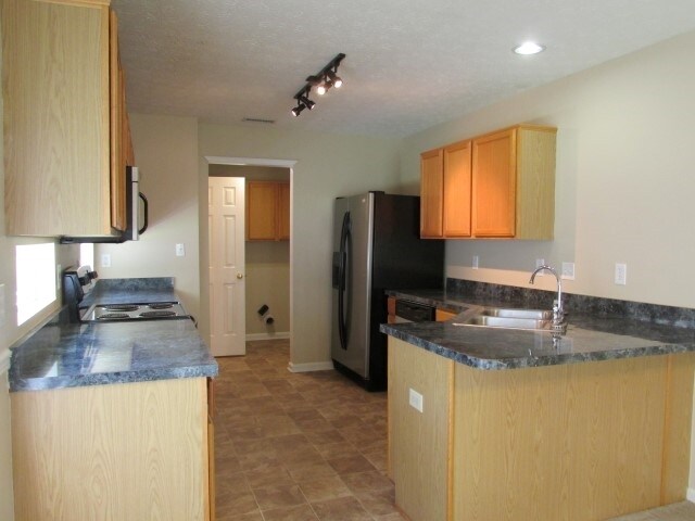 Building Photo - 6658 Largo Ln