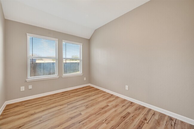 Building Photo - 5403 Tourmaline Wy