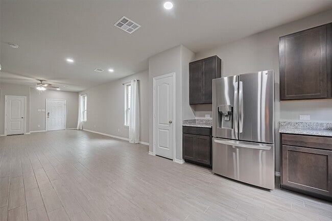 Building Photo - 24742 Russet Bluff Trl