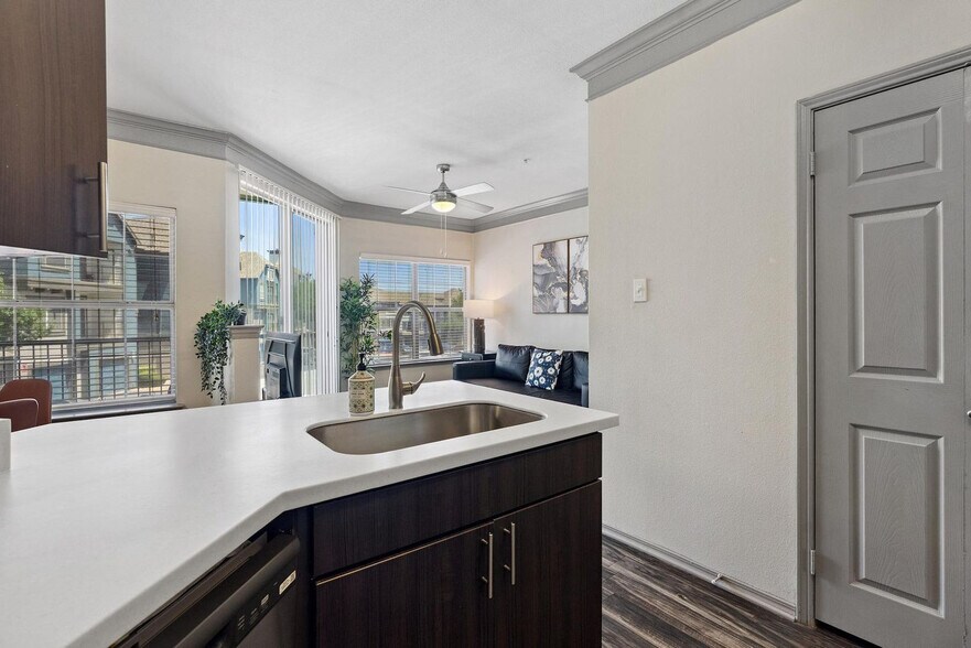 Building Photo - 12100 Metric Blvd